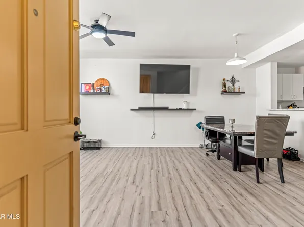 8021 S Vermont Ave APT 11, Los Angeles, CA 90044