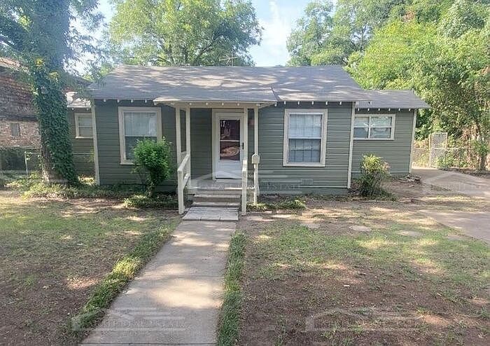 1st image of 3926 Carnation Ave