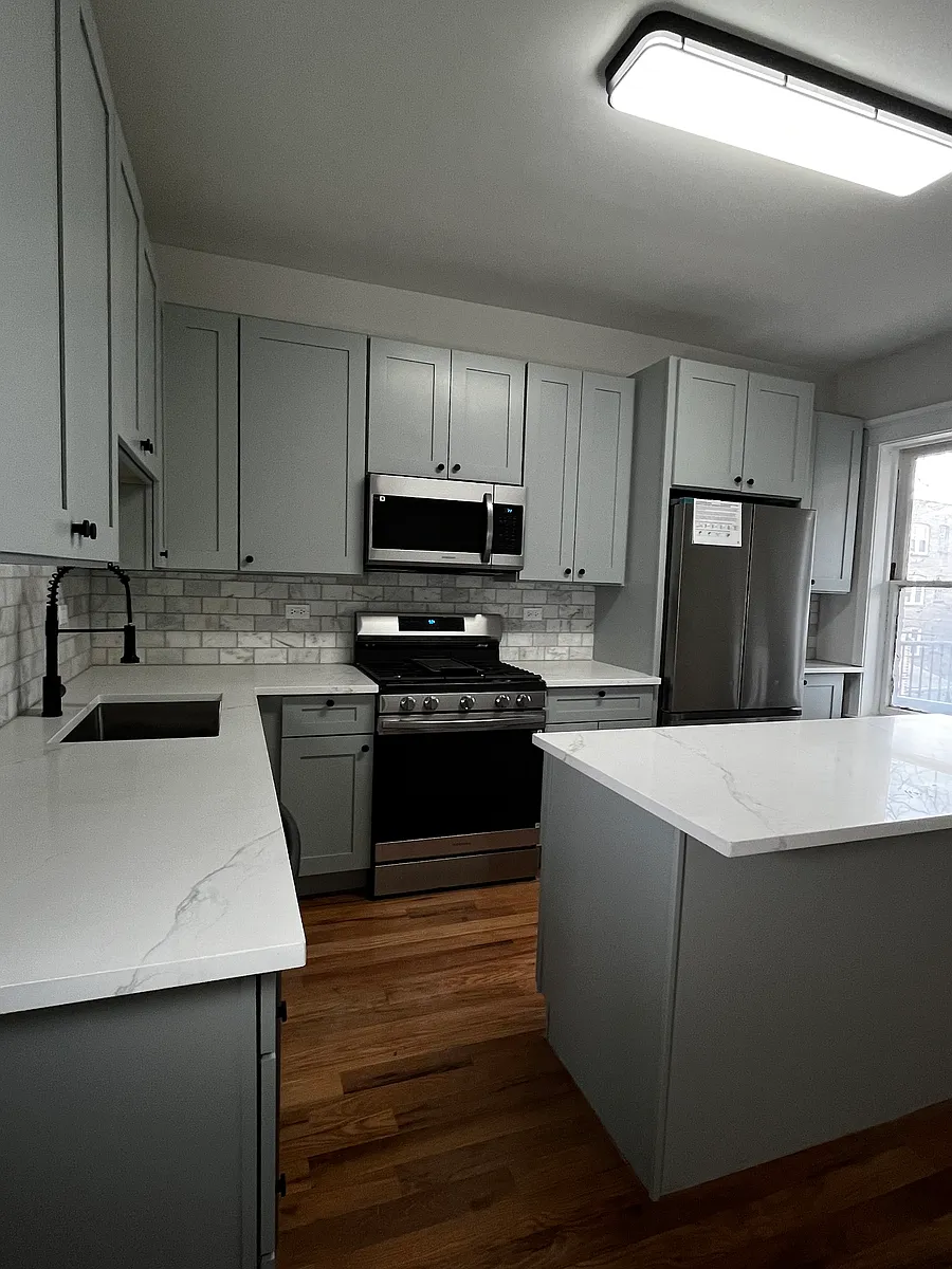 Building Photo - 3121 W Augusta Blvd #2R