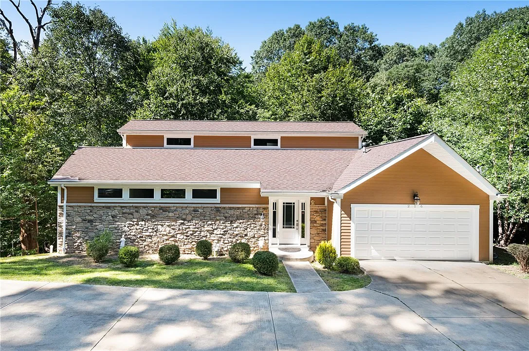 216 Brownshill Rd photo 1