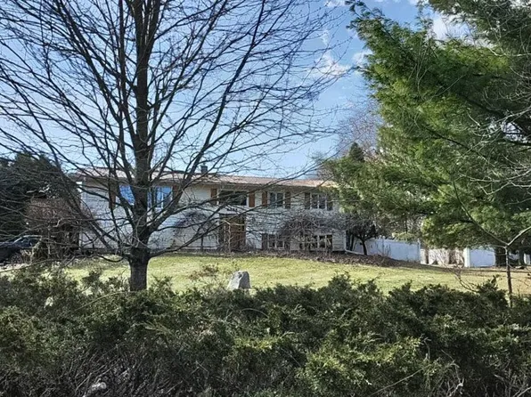 8825 Laurena Dr, Ovid, MI 48866