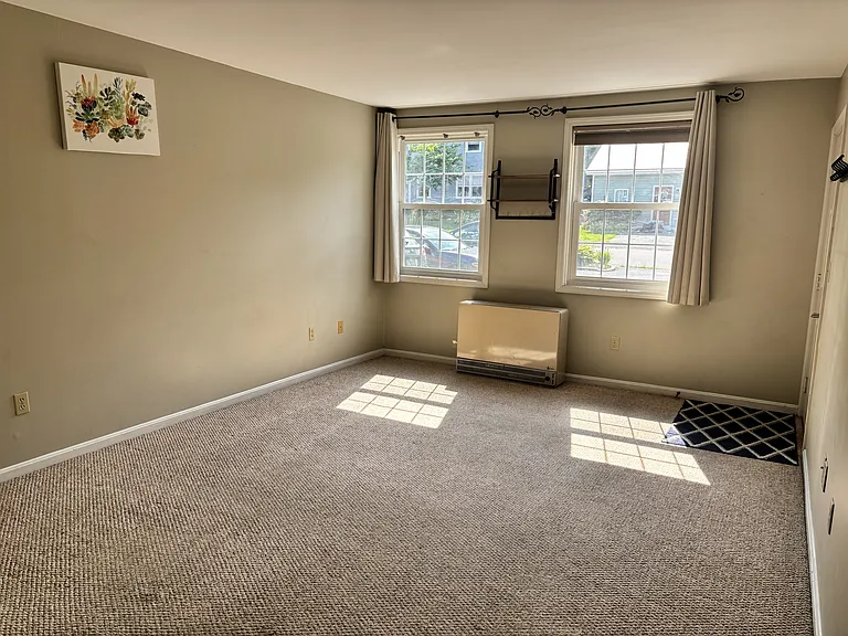 2 N Franklin St #4 — Photo 3
