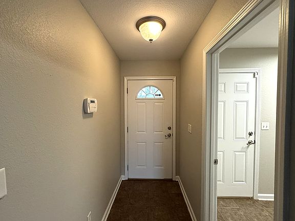 3rd image of 102 Grove Pointe Dr