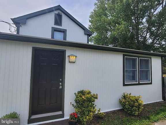 3rd image of 6705 Bull Run Dr