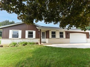 1818 Woodridge ROAD, West Bend, WI 53095