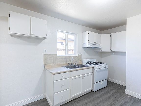5th image of 423 W Wilson Ave