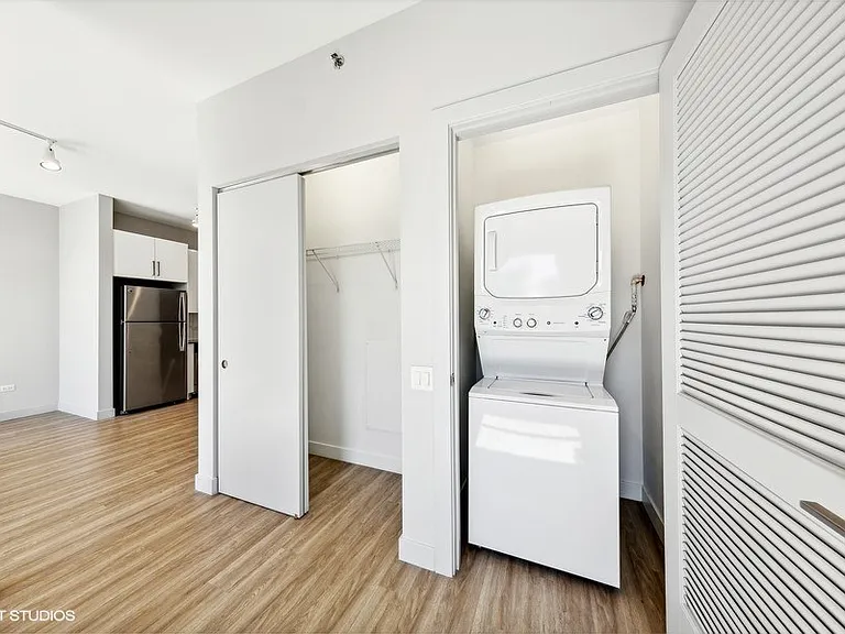 330 S. Wells St — Photo 27