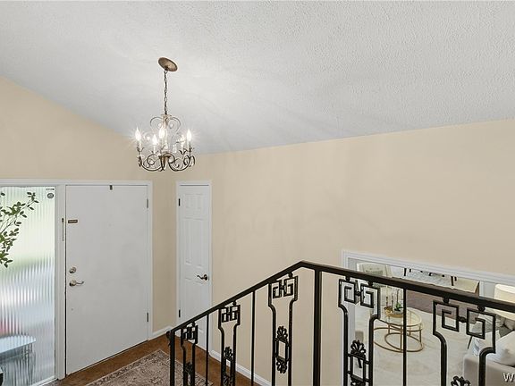3rd image of 2952 Green Grove Dr NE