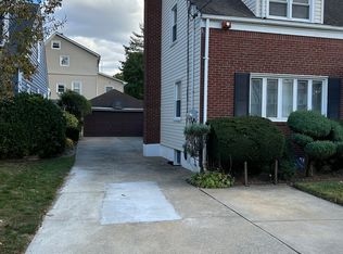 185 Emerson Pl #A, Valley Stream, NY 11580