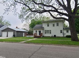 615 3rd Ave N, Clear Lake, IA 50428