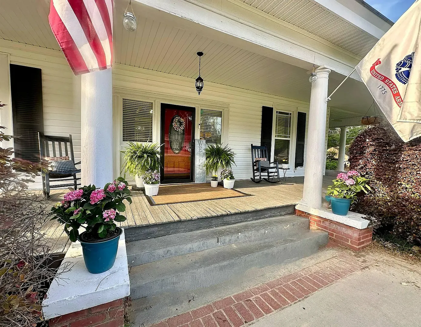 **Charming Small-Town Home Near Clark's Hill Lake - An Exceptional Opportunity Awaits — Photo 2