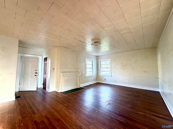 4th image of 1307 Park Ave