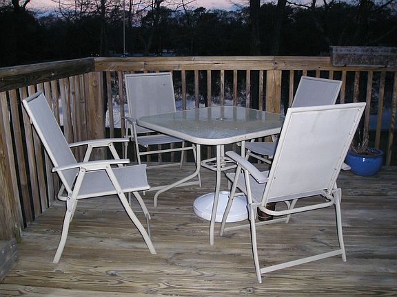 DECK ON LAKE