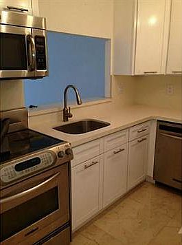 4th image of 465 Ocean Dr APT 605