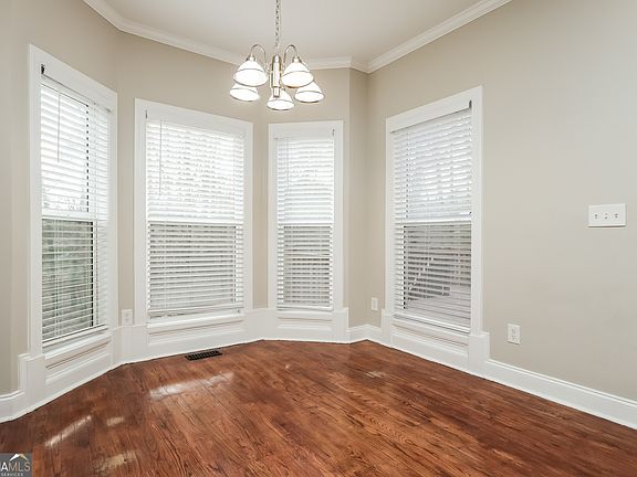 4th image of 1515 Royce Dr