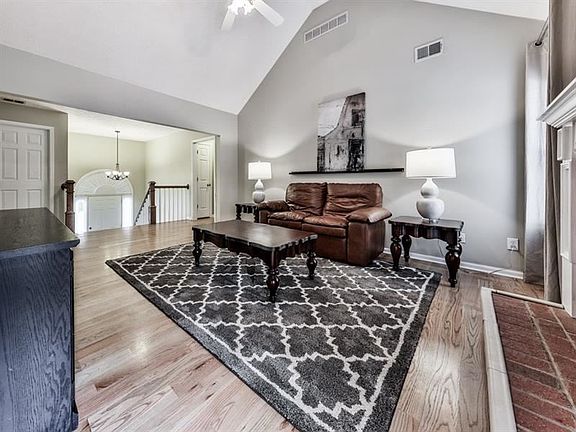 5th image of 808 Honey Springs Dr