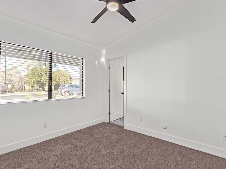 2817 N 29th Pl — Photo 29
