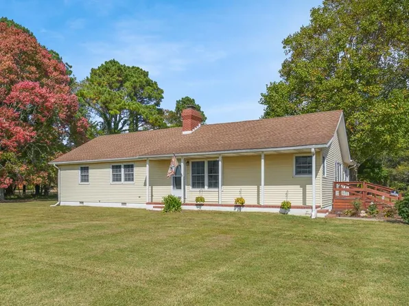 30117 Hopeland Rd, Bloxom, VA 23308