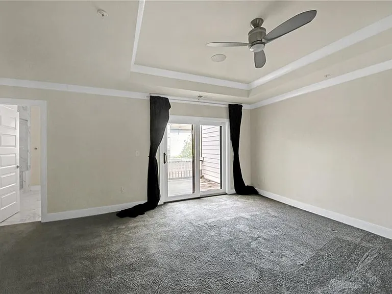 860 Stonehill Ln — Photo 17
