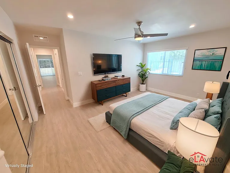 336 S Norton Ave #102 — Photo 11