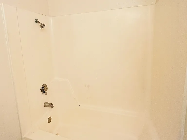 1001 W Macarthur Blvd #110 — Photo 14