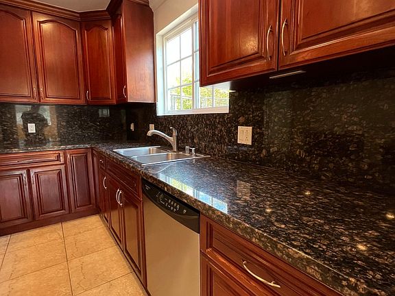 2nd image of 3333 Park Vista Dr