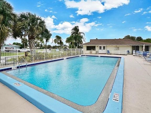 2nd image of 208 N Delaware Blvd #208