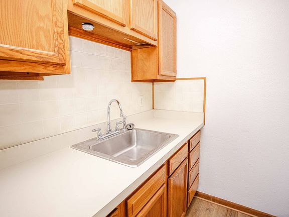 4th image of 6730 Hill Ave #106