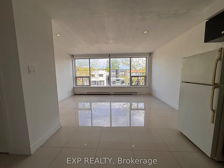 256 Lakeshore Rd E #1 — Photo 7