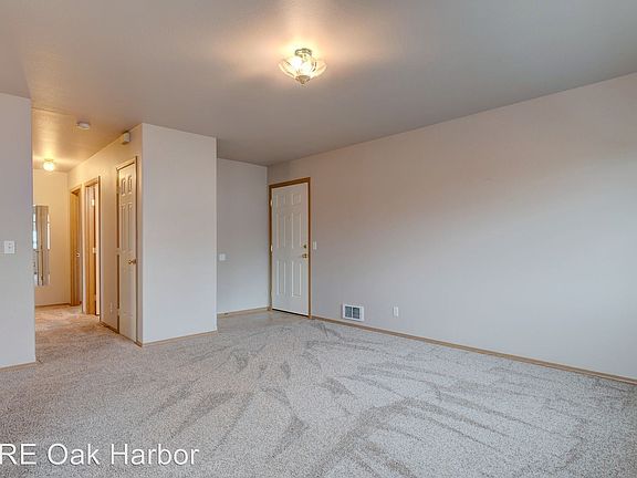 4th image of 1313 NW Falls Creek Loop Unit 201