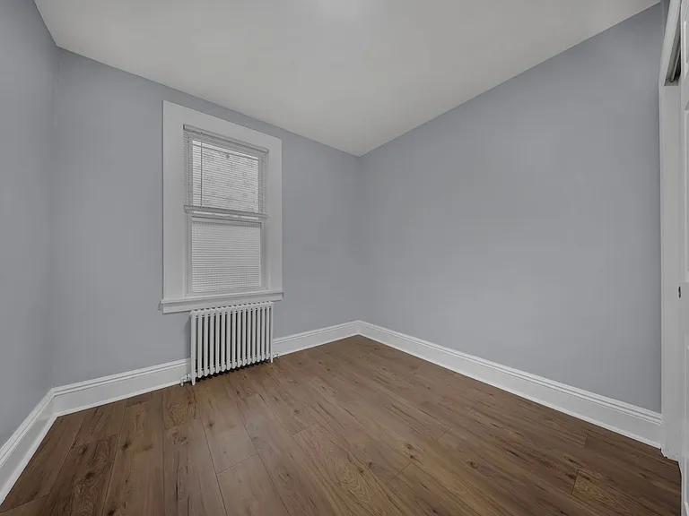 15 Tuttle St — Photo 12