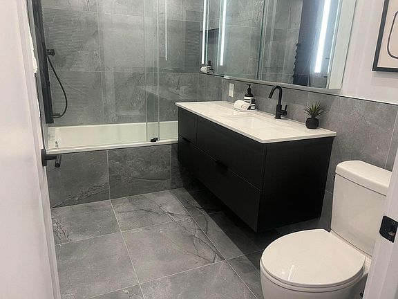 5th image of 1097 Germantown Ave #539