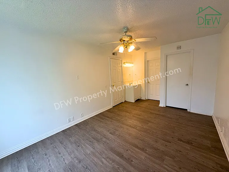 2613 Amherst Ct — Photo 9