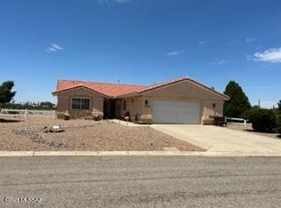 927 E Christmas Tree Ln, Pearce, AZ 85625