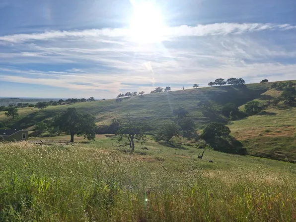 9987 Hernandez Dr, La Grange, CA 95329