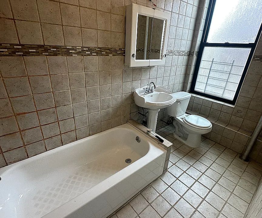 1st image of 883 Franklin Ave #2C