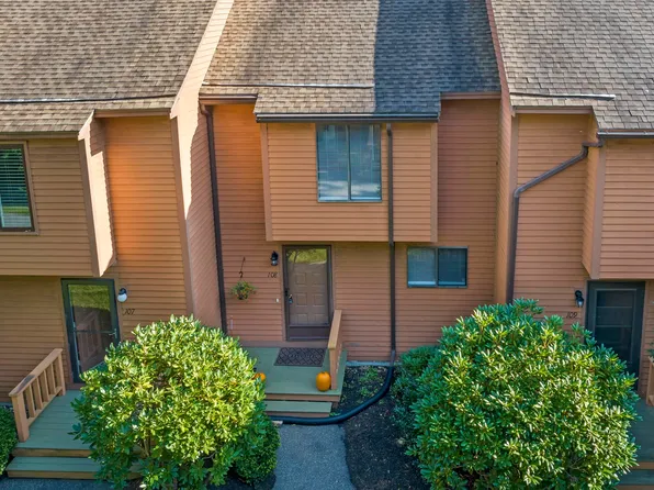 108 Dunvegan Woods Drive, Hampton, NH 03842