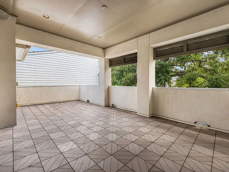 1519 Birdsall St — Photo 15