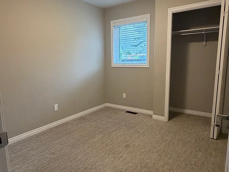 146 Palliser Ct — Photo 22