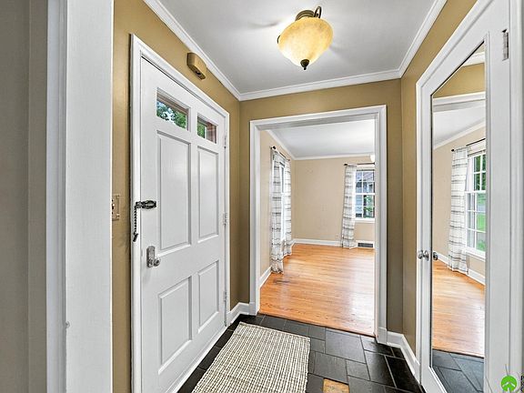 5th image of 832 S 32nd St
