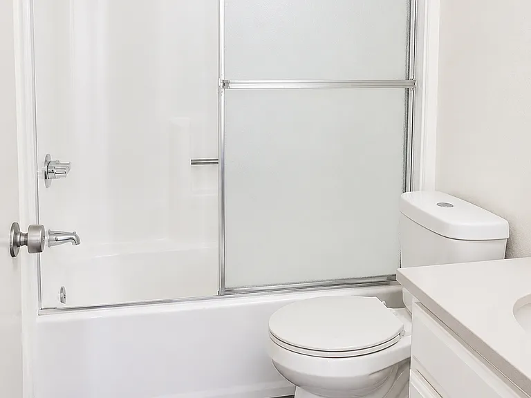 Sun Valley Apartments — Photo 9