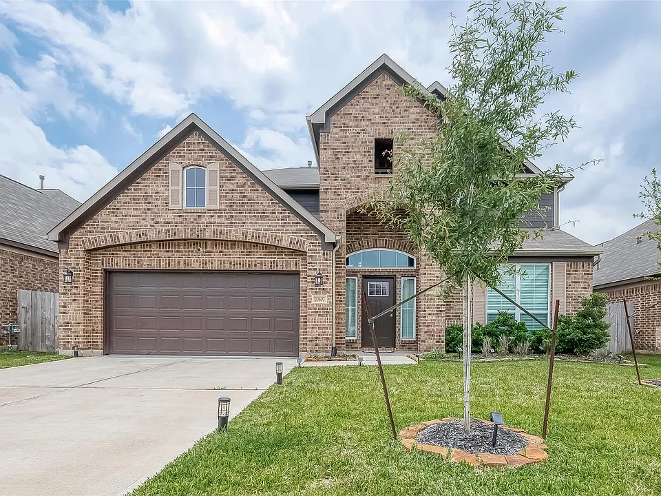20607 Enrique Dr