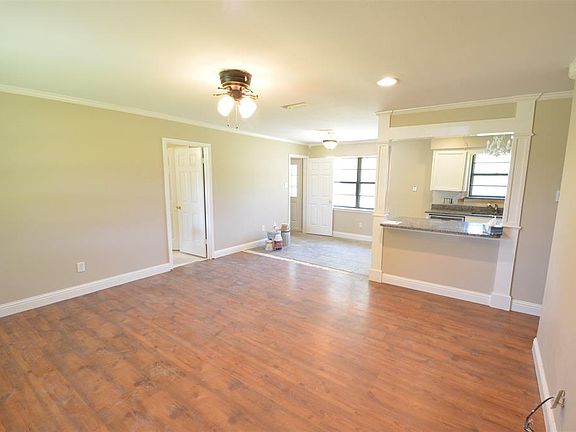 5th image of 103 Hindman St