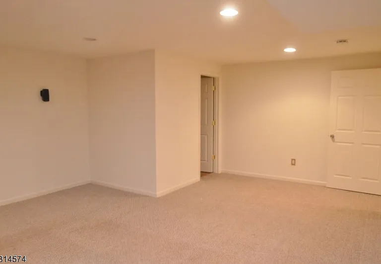 3 Donna Dr — Photo 15