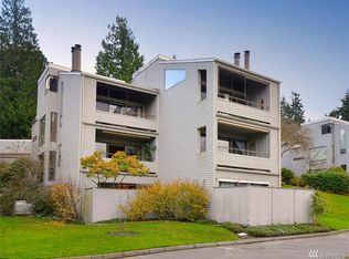 11228 NE 68th St APT C, Kirkland, WA 98033