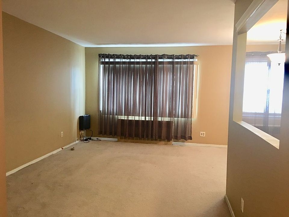 1st image of 21807 64th Ave