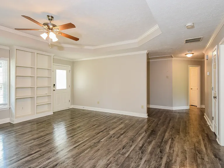 1290 Shamrock Hill Cir — Photo 5