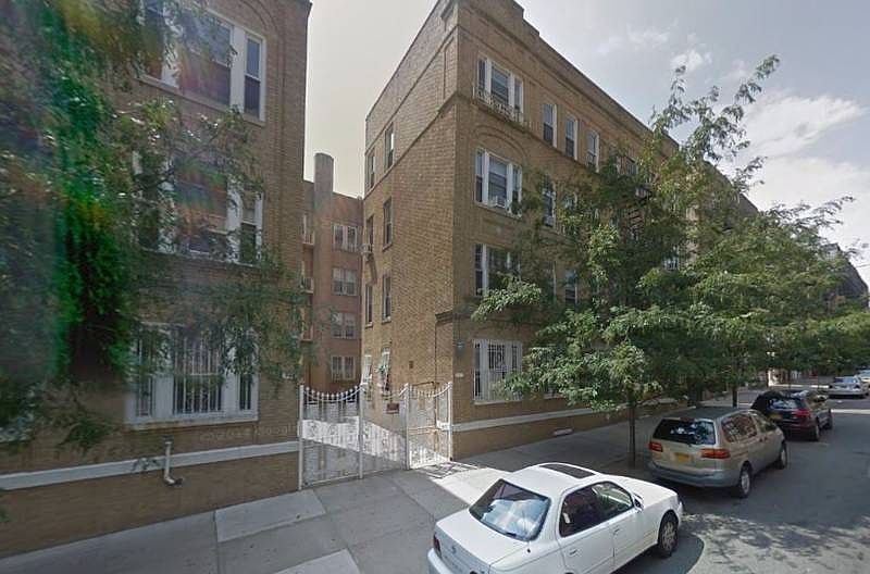 2nd image of 848 43rd St APT 24