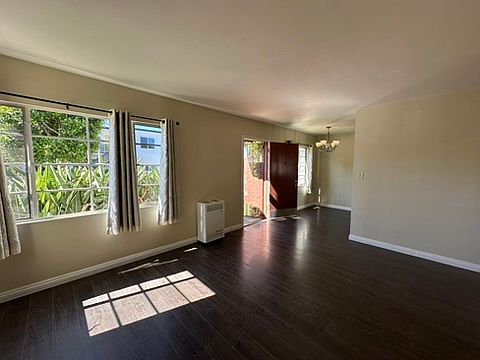 3rd image of 2625 Cloverfield Blvd