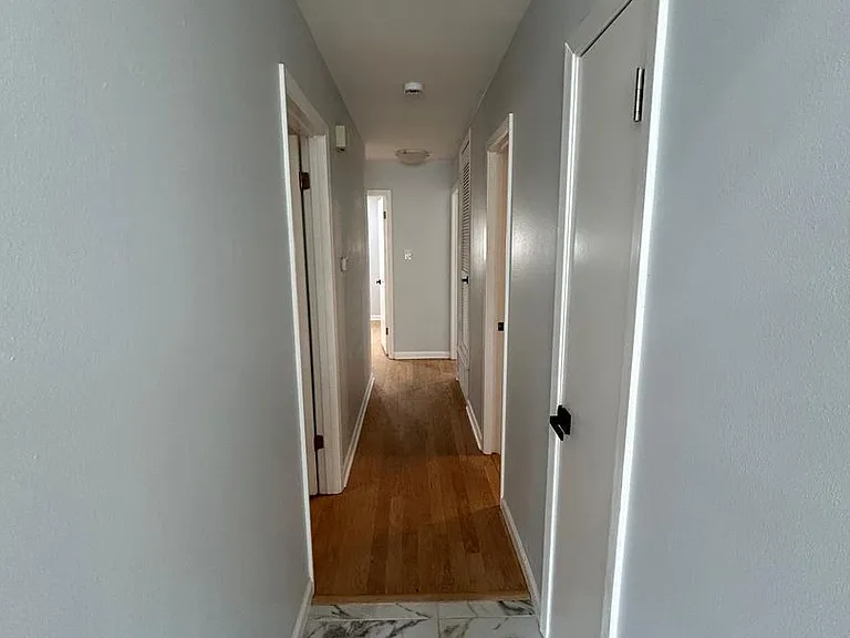 11803 Charing Cross Rd — Photo 6